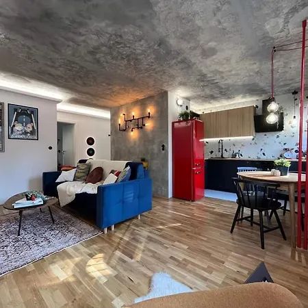 Modern Retro ~ 800m Main Square Breslau